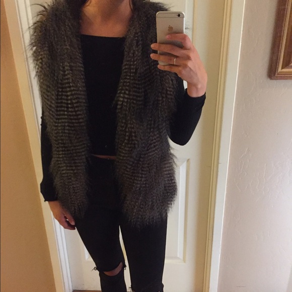 Forever 21 Jackets & Blazers - Faux fur vest