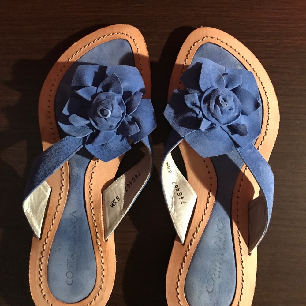 Summer suede flats in great condition, size 8,5.