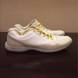 Nice newer women's Callaway golf shoes