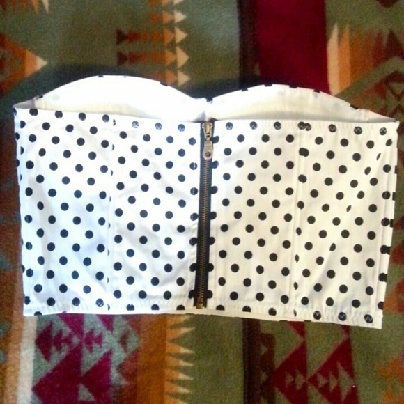 Sleeveless Crop top - Picture 2 of 2