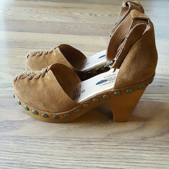 ❌SOLD❌ Jeffrey Campbell for Free People Daubs Clog - Picture 4 of 8