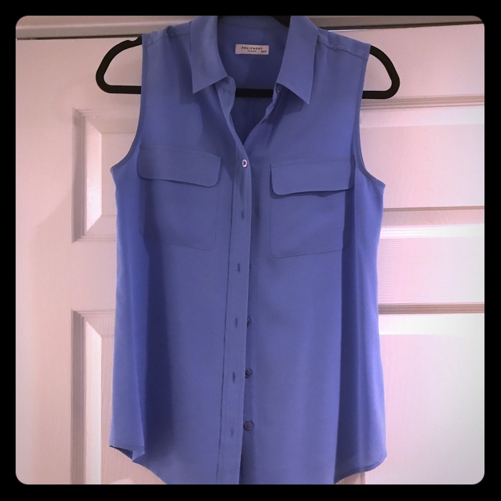 Sleeveless equipment blouse