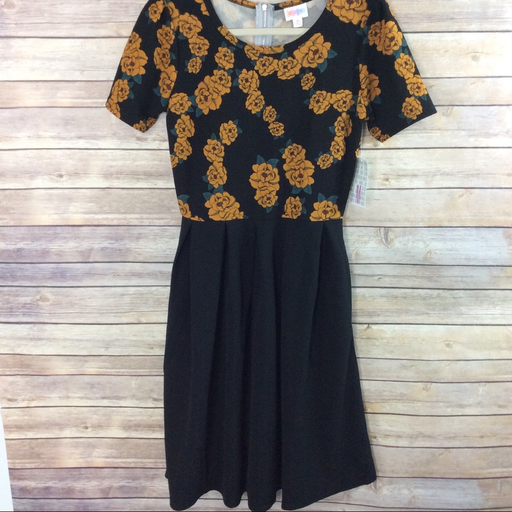 Gorgeous black lularoe Amelia medium