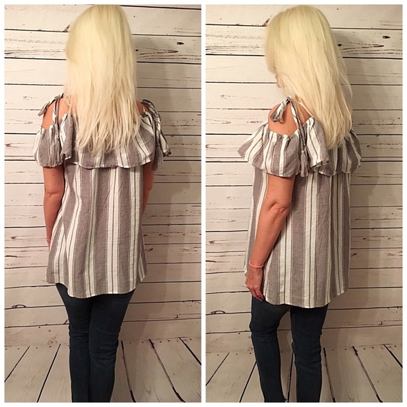 Stunning vertical striped tunic w/self tie tassel - Picture 2 of 4