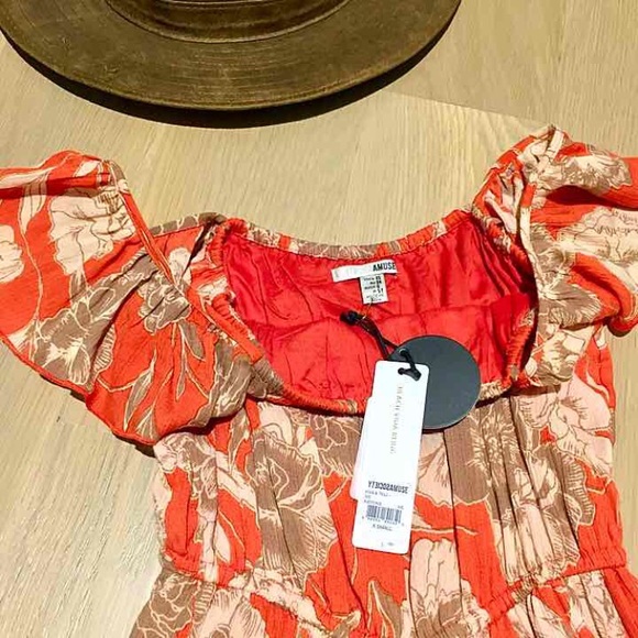 Amuse Society XS NWT printed romper w off shoulder - Picture 5 of 8
