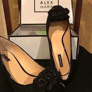 New black comfortable pumps