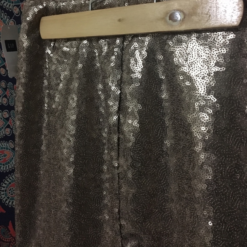 ✨ NWT SEQUIN mini skirt || GAP || party perfect 🎉 - Picture 2 of 2