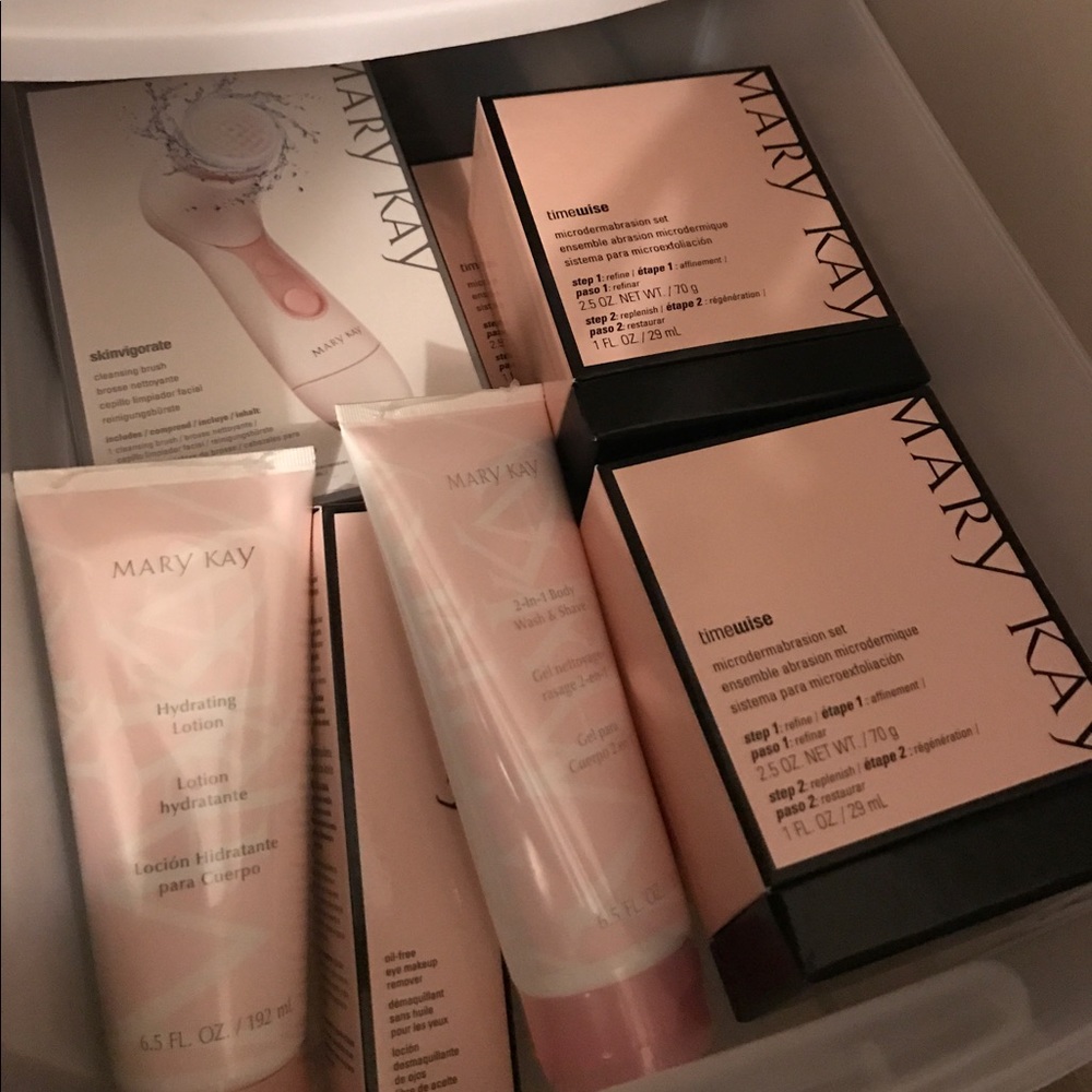 Mary Kay products 40% off - Picture 7 of 8