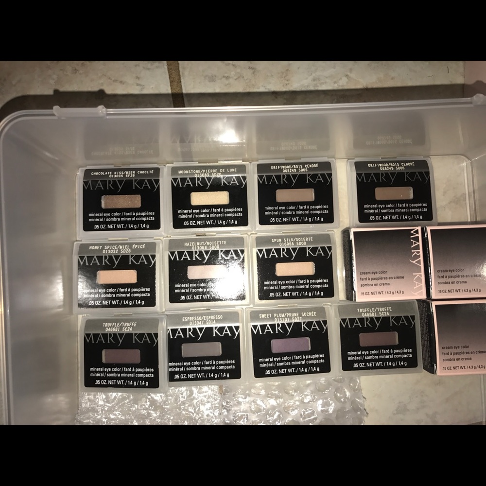 Mary Kay products 40% off - Picture 4 of 8