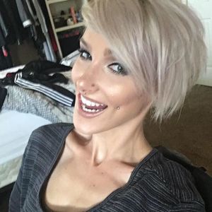 Meet your Posher, Chrissy