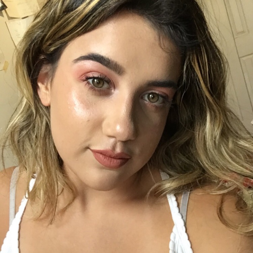 Meet your Posher, Alexus