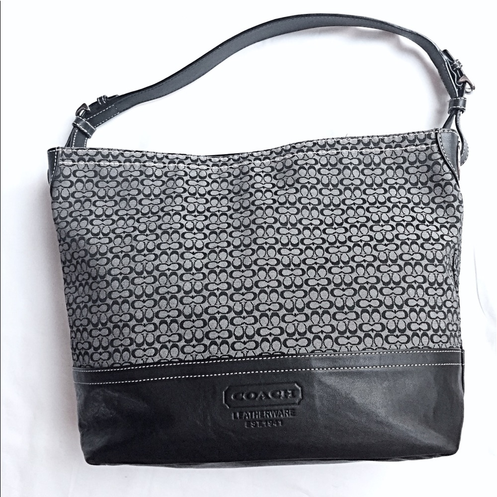 Coach Shoulder Purse VERY GENTLY Used. EUC
