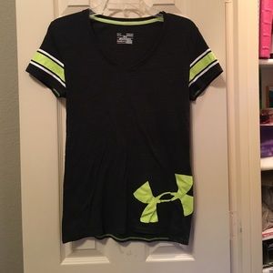 Under Armour Woman's medium Fitted tee