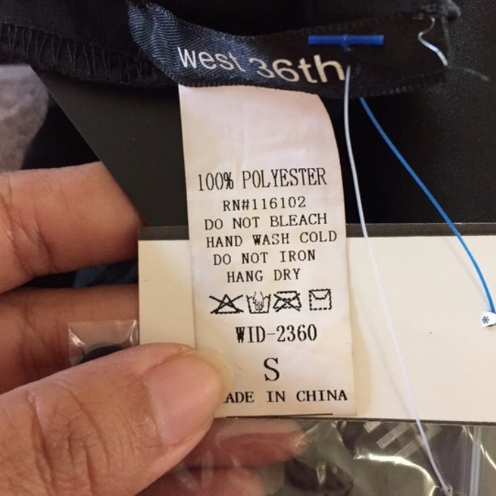 🎉5 for $20🎉 Black embroidered Tunic top - Picture 4 of 4