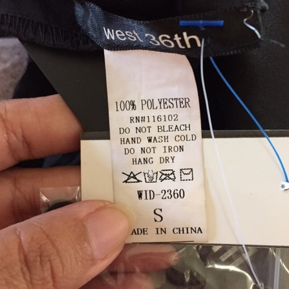 🎉5 for $20🎉 Black embroidered Tunic top - Picture 4 of 4