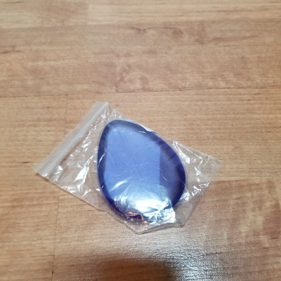 LAST ONE Silicone Makeup Sponge - Picture 2 of 7