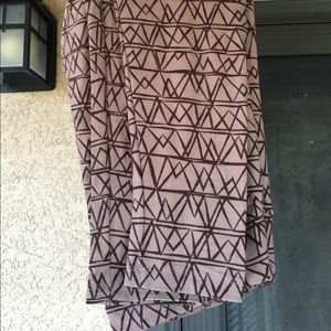 Tall & Curvy LuLaRoe Leggings