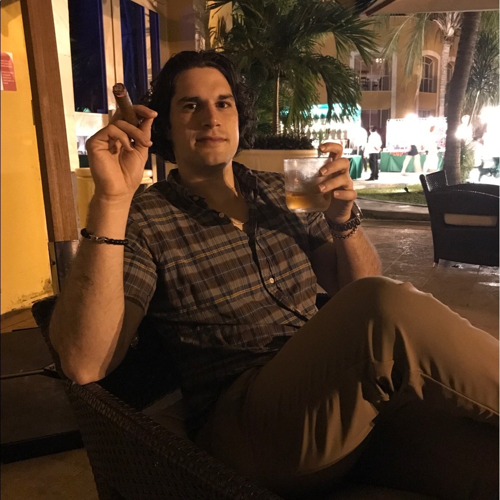 Meet your Posher, Gregory