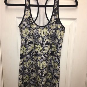 Lululemon Floral Workout Tank top Size Medium