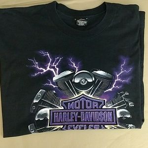 Harley Davidson t-shirt size XL.     C28