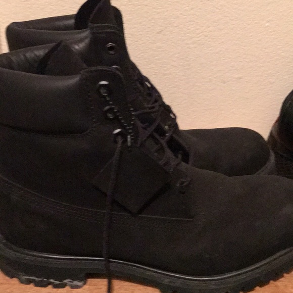 Black Timberlands size 9.5 - Picture 1 of 3