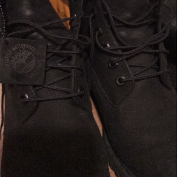 Black Timberlands size 9.5 - Picture 3 of 3
