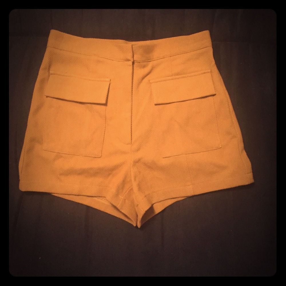 Cute Mustard Yellow High Waisted shorts!🌻