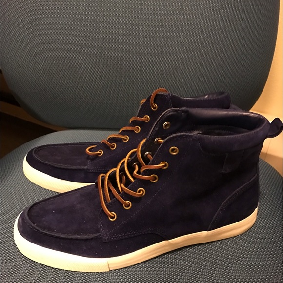 Like brand new. Fresh pair of converse. - Picture 1 of 1