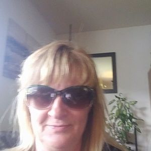 Meet your Posher, Jenelle