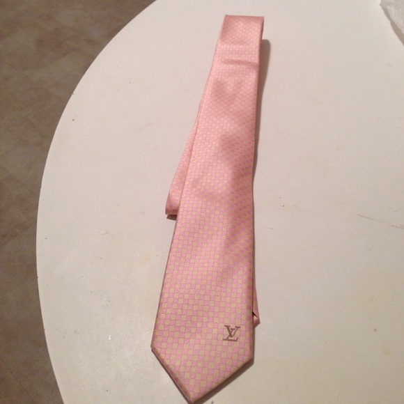 Louis Vuitton Other - 💥💥💥HOIST PIC Louis Vuitton neck tie