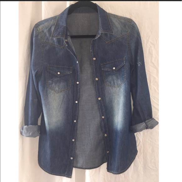 SOLD‼️ Denim Shirt, Size Small - Picture 2 of 4