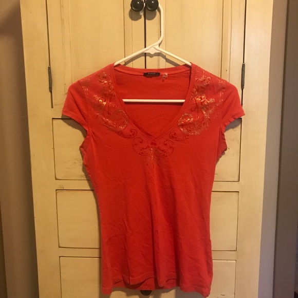 Tahari Tops - Tahari V Neck Tee, XS, Great Condition!