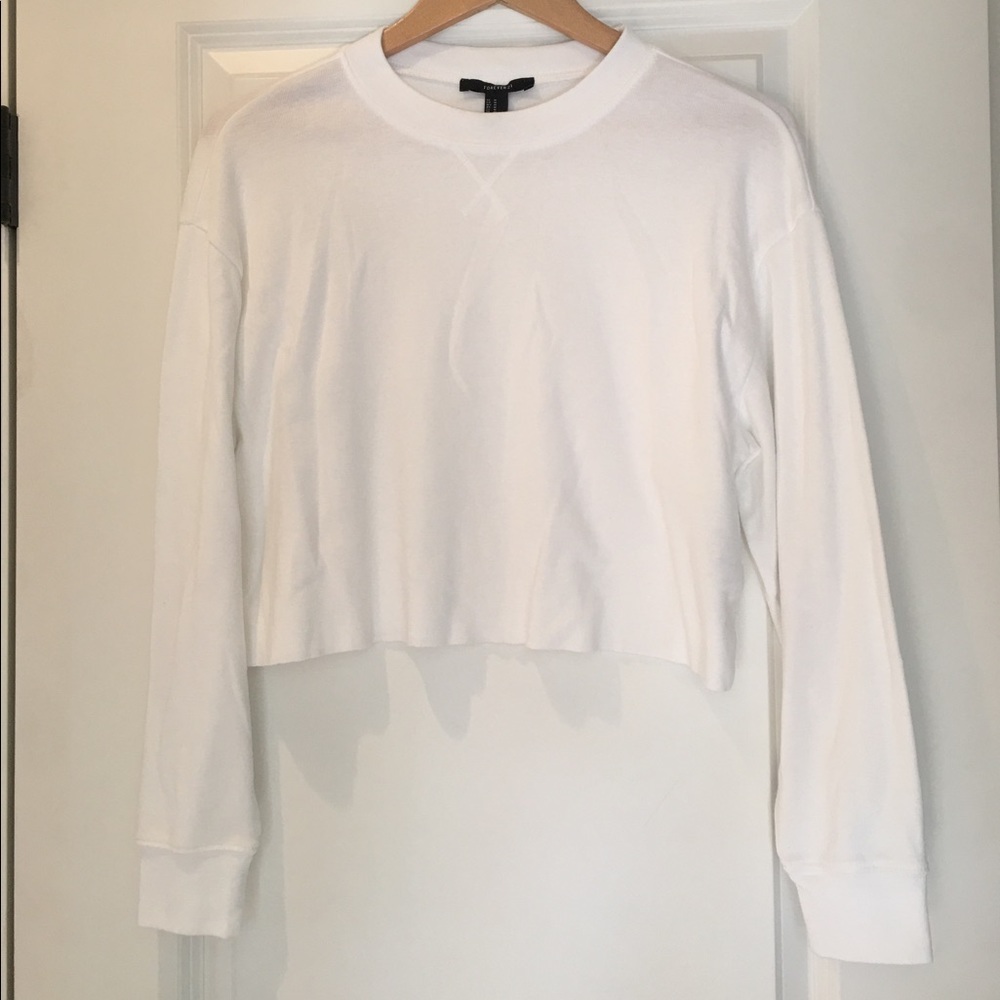 Forever 21 long sleeve crop top. ☺️ SIze M