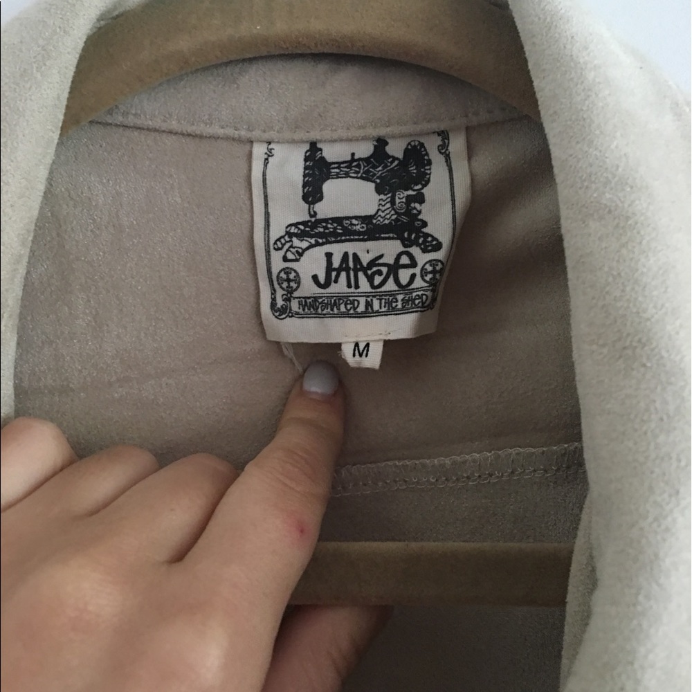 LF button down - Picture 2 of 4