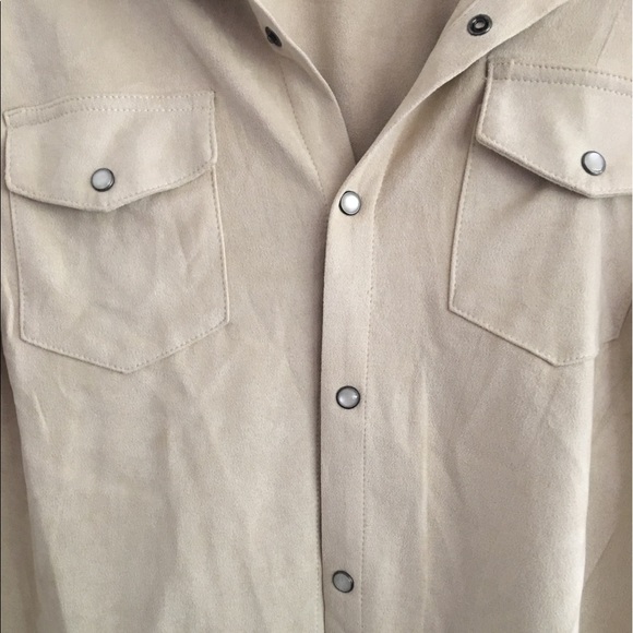 LF button down - Picture 3 of 4
