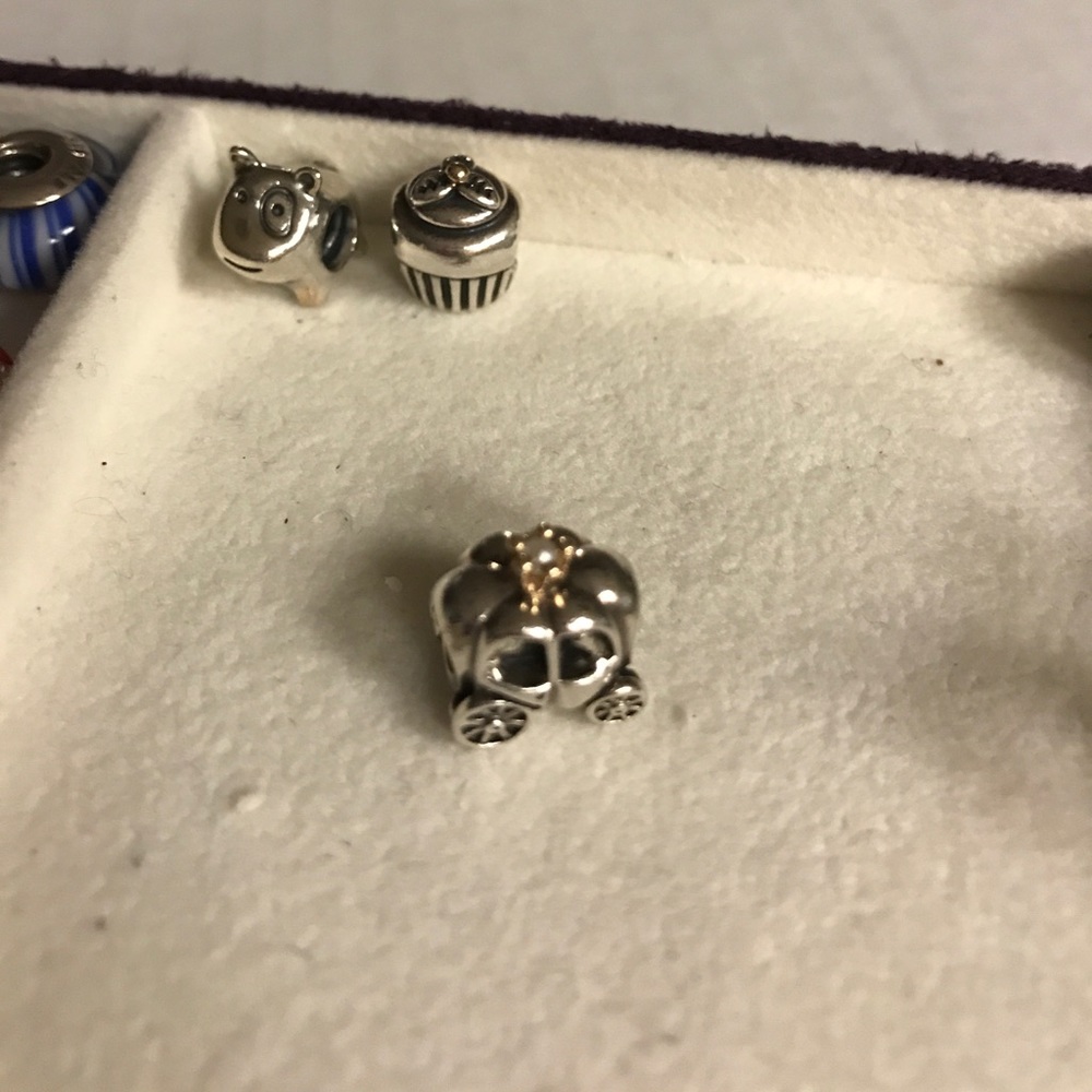 💯 % AUTHENTIC 2 TONE PANDORA ROYAL CARRIAGE