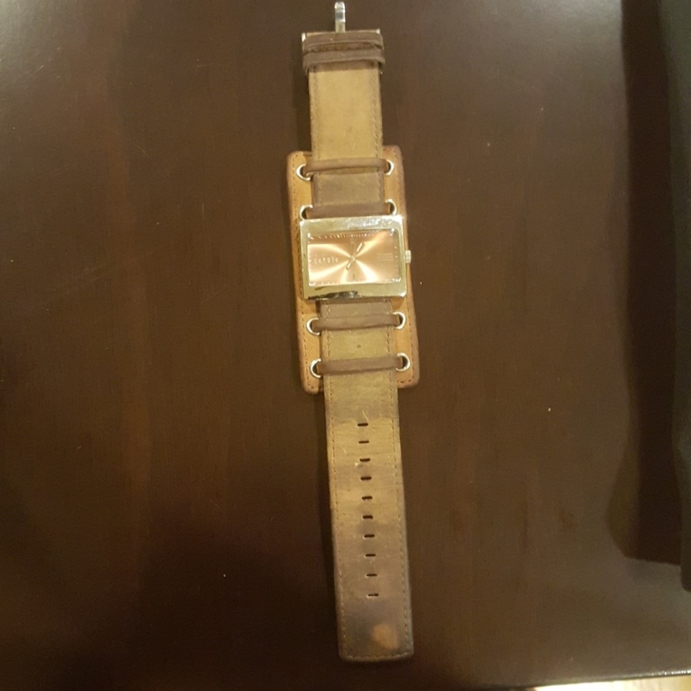 Dakota watch