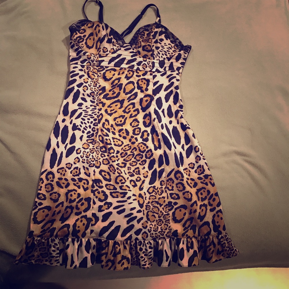 Cheetah print GUESS dress 😍 - worn once