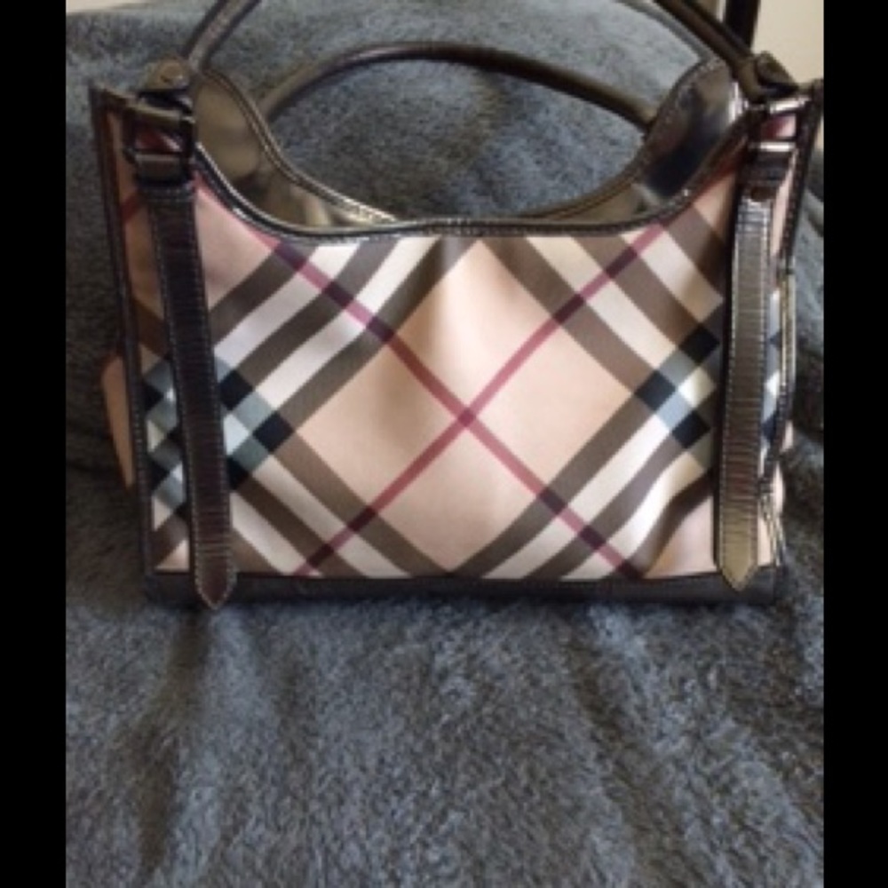 Authentic Burberry Ashmore Tote Nova Check
