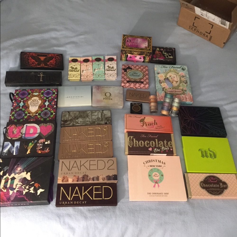 My eyeshadow collection 😊 not all for sale