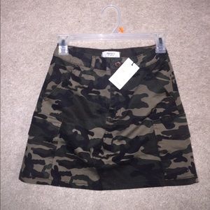 NWT camo skirt