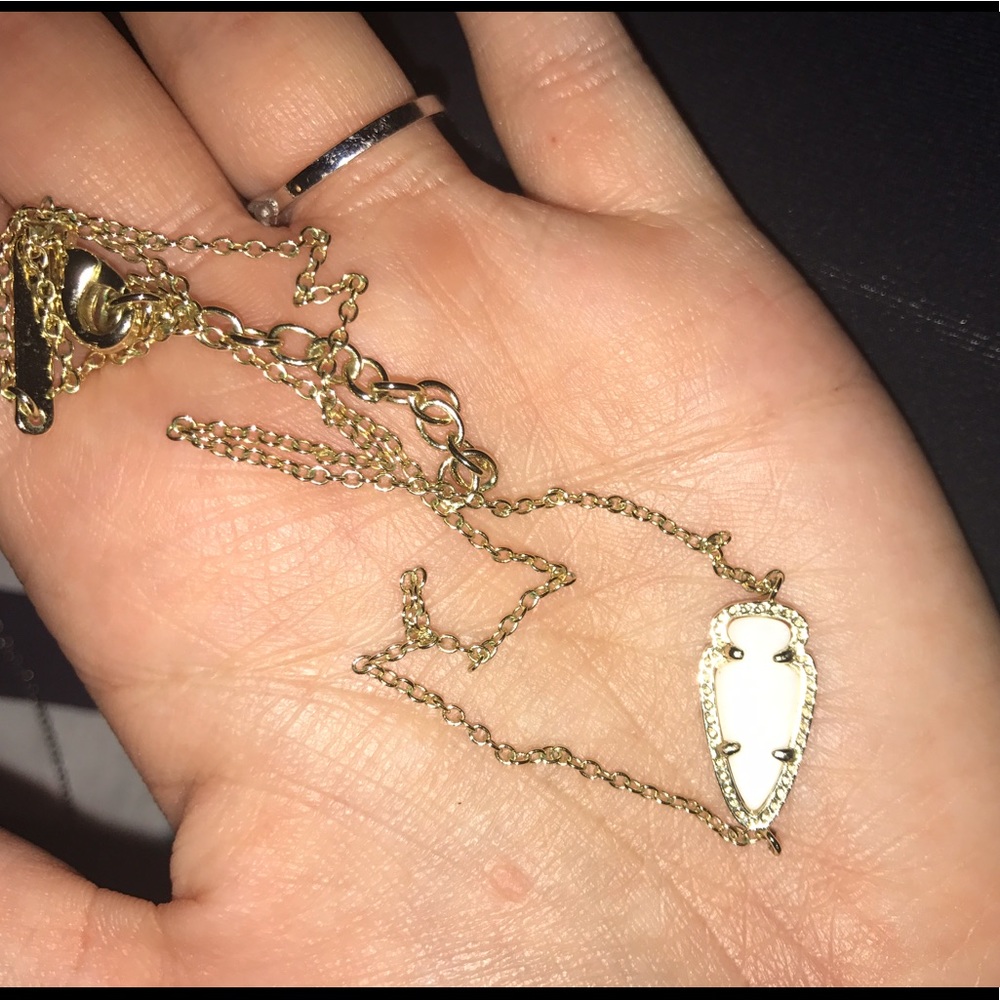 Kendra Scott necklace