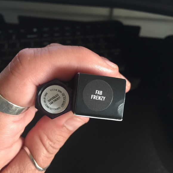 MAC Superglass Fan Frenzy - Picture 2 of 2