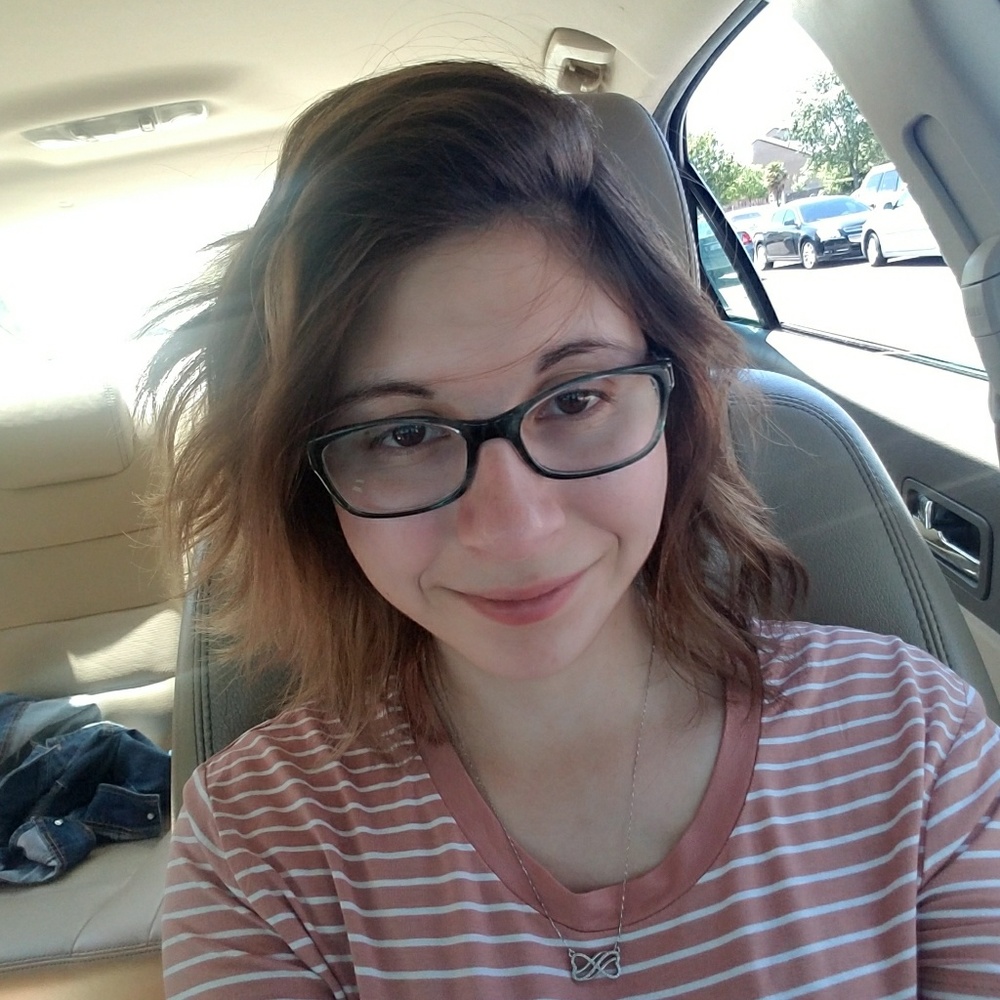 Meet your Posher, Alisa