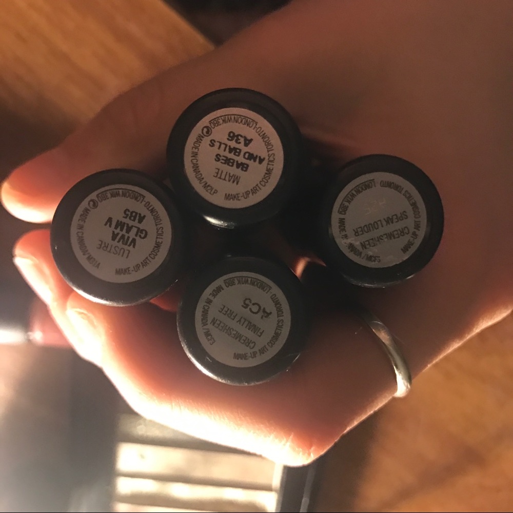 MAC lips - Picture 3 of 4