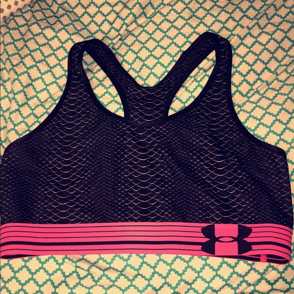 Under Armour sports bra size medium