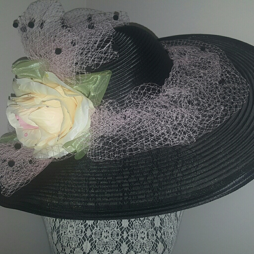 Gorgeous black and pink flower derby hat-new