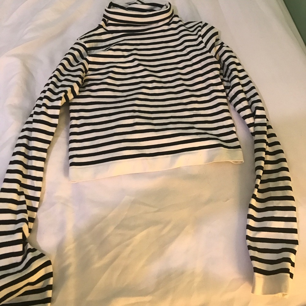 Black and White Stripe Turtle Neck