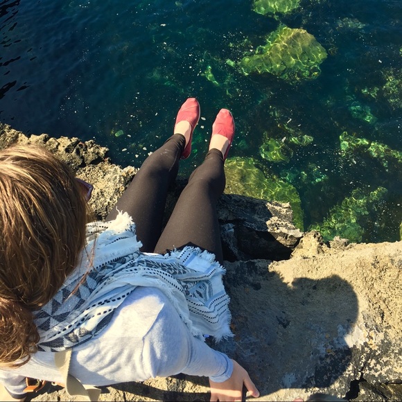 Meet your Posher, Taylor - Picture 2 of 4