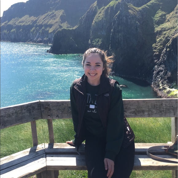 Meet your Posher, Taylor - Picture 4 of 4